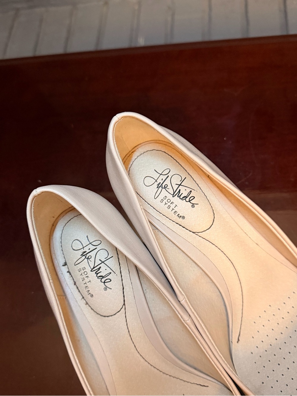 LifeStride Ivory Kitten Heel Pumps – Size 9.5M - Picture 5 of 7